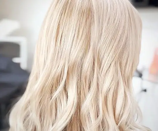 Fabuluxe Hair Studio Vermont – Blonding by Darren